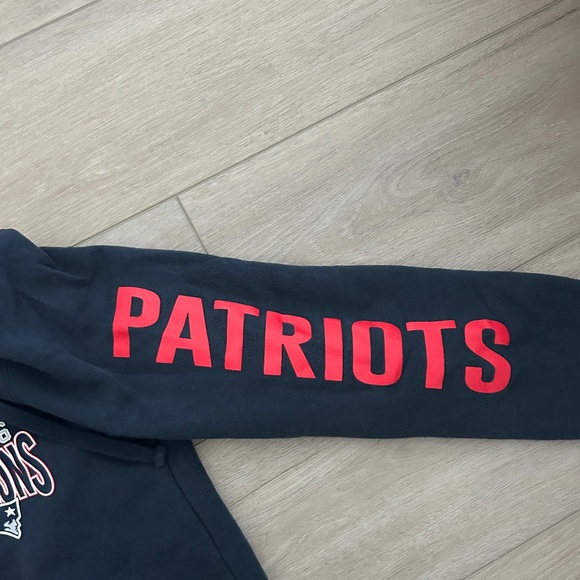 Women’s New England Patriots Hoodie Fitted Full-Zip Size Medium - Picture 3 of 6
